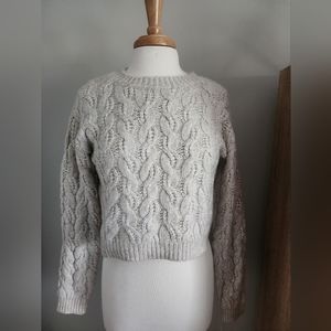 Jessica Simpson cropped cable knit sweater